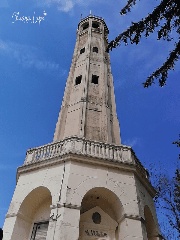 Faro voltiano a Brunate